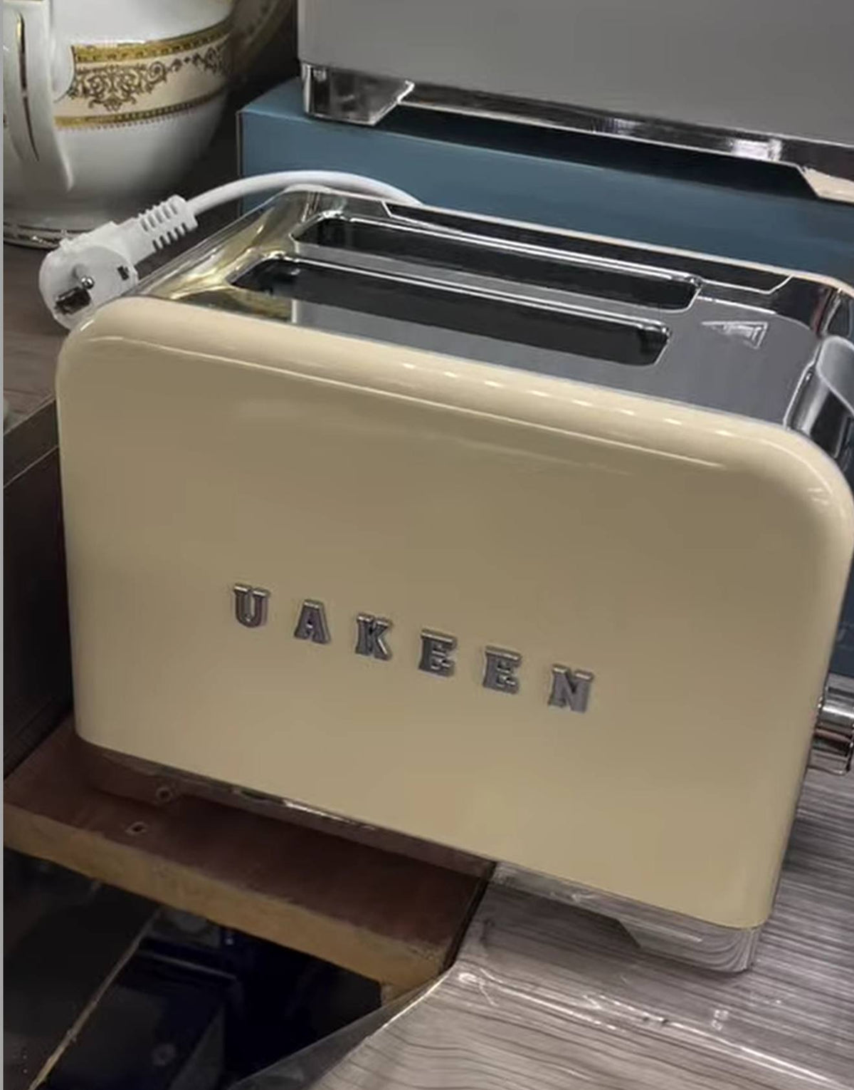 توستر ماركة UAKEEN