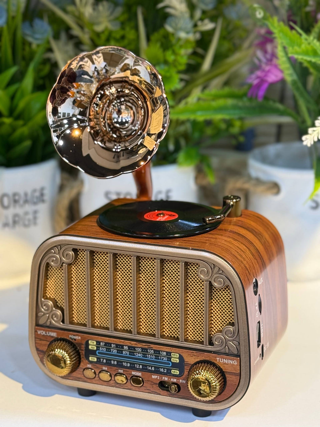 VINTAGE RADIO