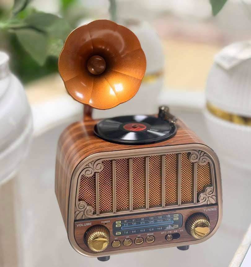 VINTAGE RADIO
